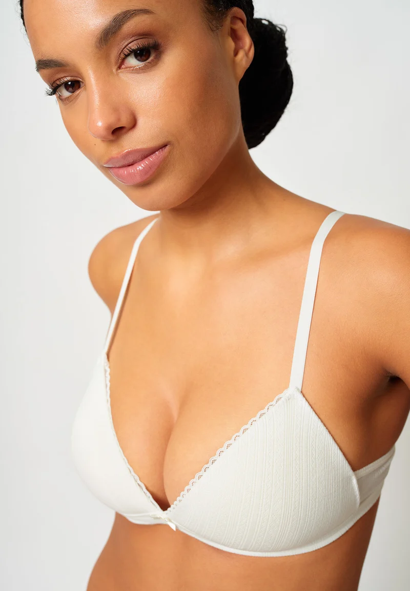 Ajouré Padded triangle bra | ivory 087379-087608