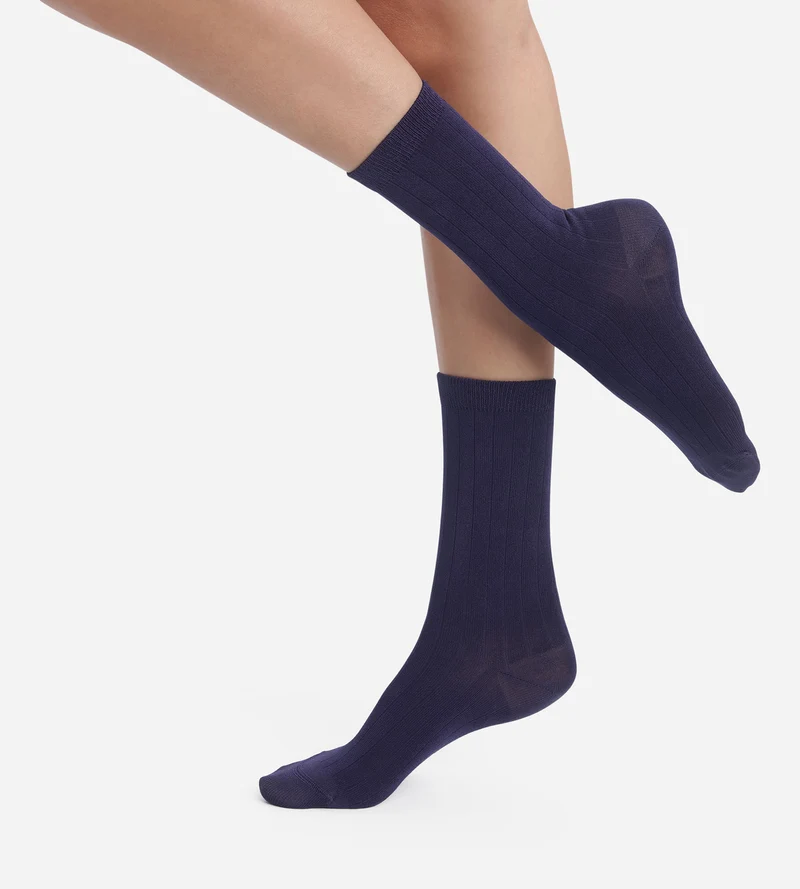 Rippstrick-Socken für Damen aus satinierter Baumwolle von Dim Mode in Blau