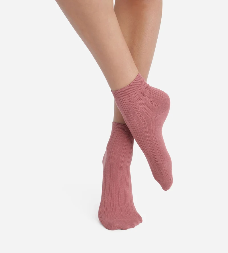 Damen-Socken aus Baumwolle mit Pointelle-Strick in Altrosa von Dim La Mode