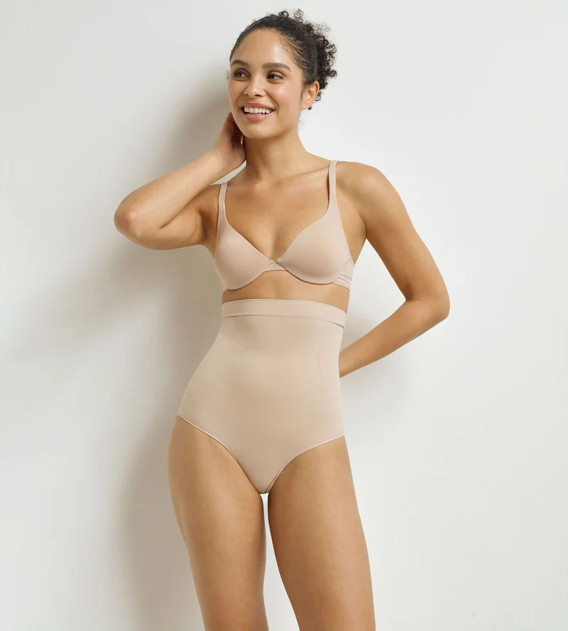 Slip, hochgeschnitten, Frau, zweite Haut, Nude Dim Silhouette