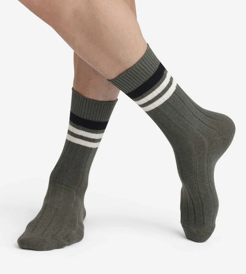 Olivfarbene Herrensocken mit Bambusstreifen