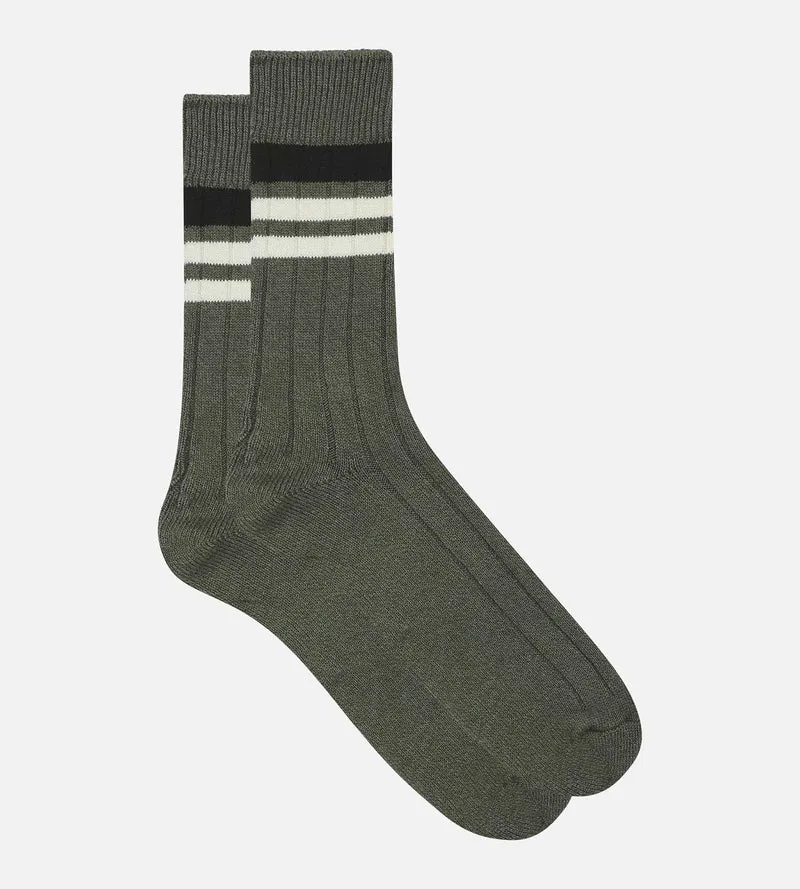 Olivfarbene Herrensocken mit Bambusstreifen