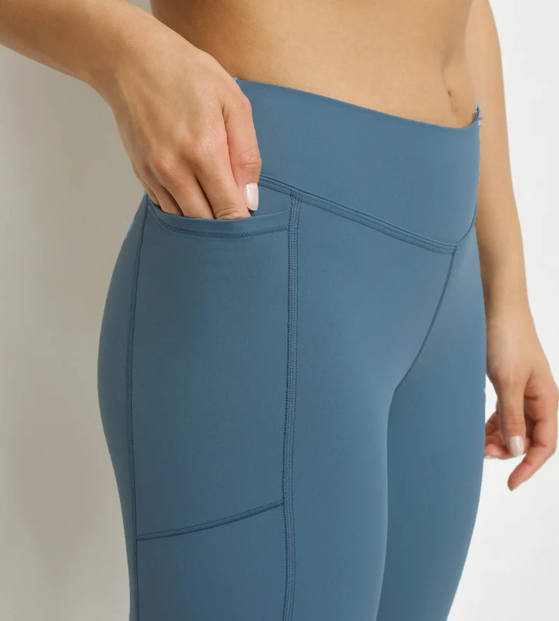 Dim Move kurze Sportleggings für Damen aus Mikrofaser in Blau Jean