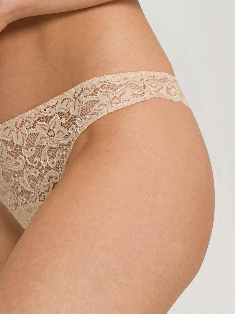 Thong, Mini String MOMENTS