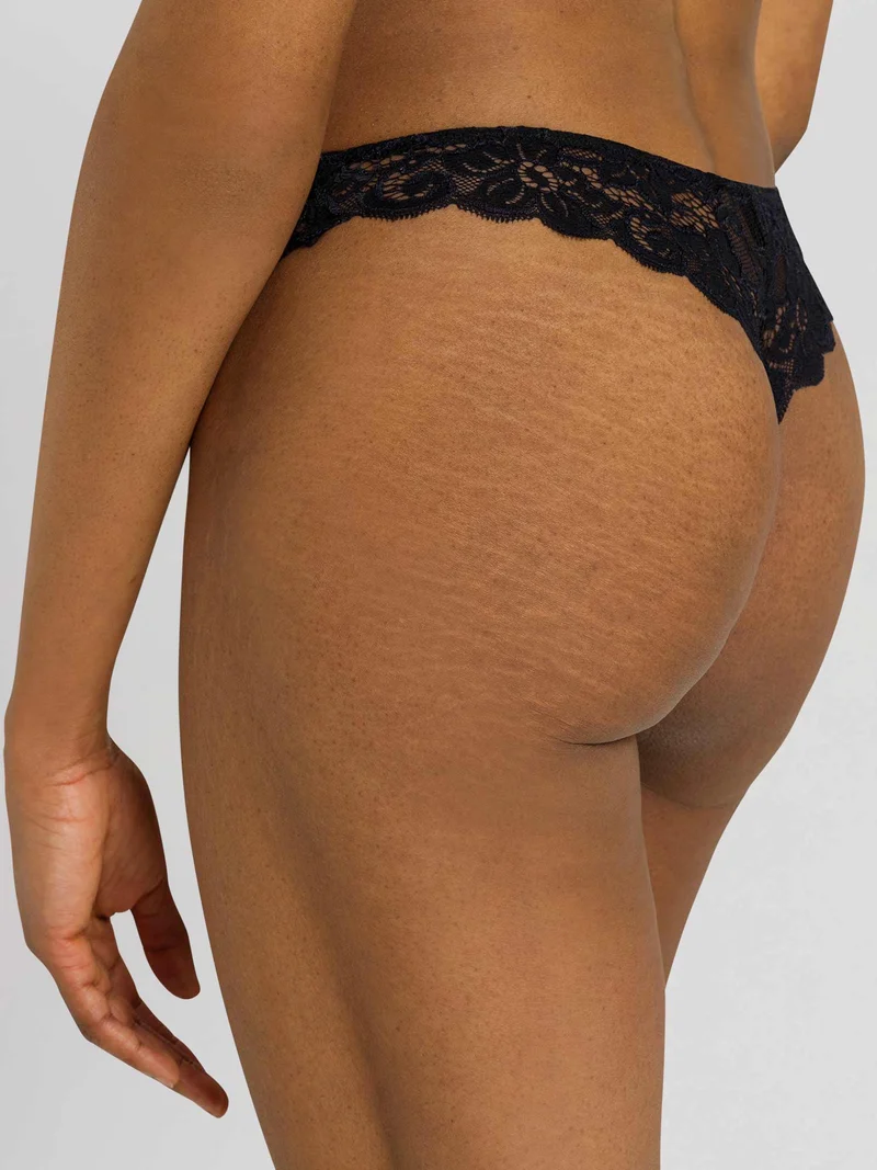 Thong, Mini String MOMENTS