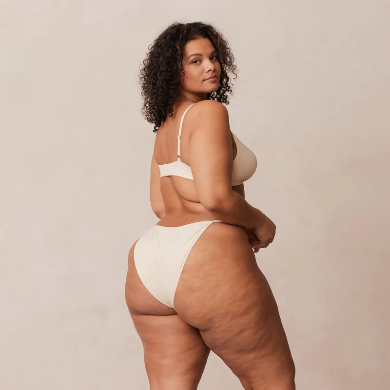 Light Non-Wired Plunge T-Shirt Bra - Latte