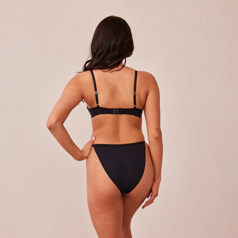 Light Non-Wired Plunge T-Shirt Bra - Black