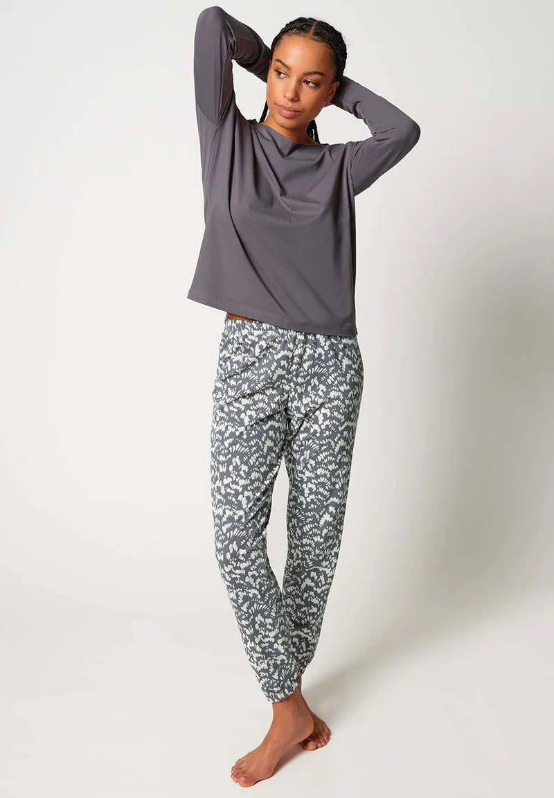 Night In Skiny 01 Pyjama long | volcanic glass 086935-08S929