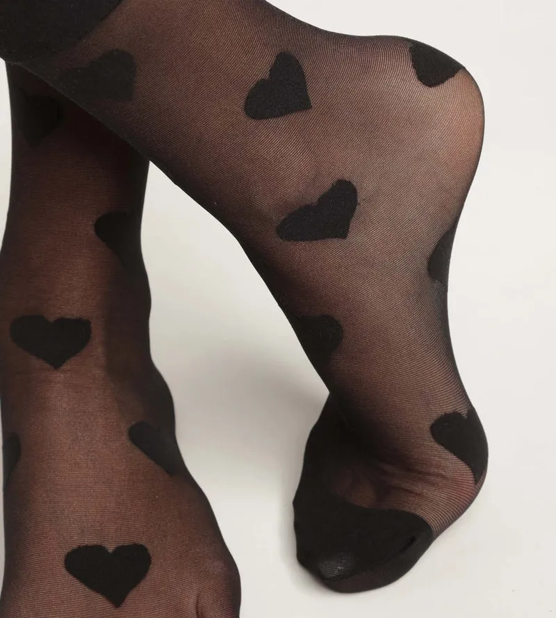 Schwarze Söckchen aus transparentem Schleier mit Herzmotiven- DIM Style