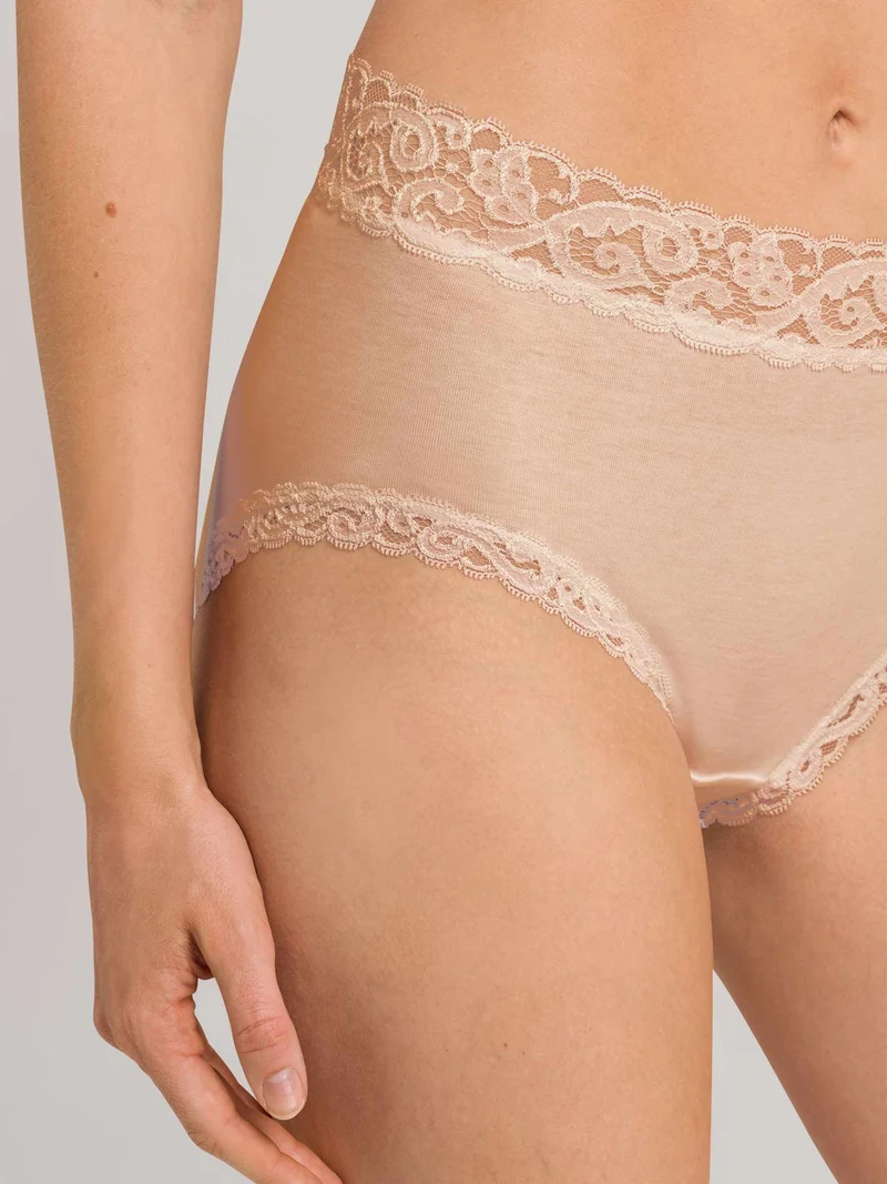 Maxi Briefs, Maxi Slip, MOMENTS