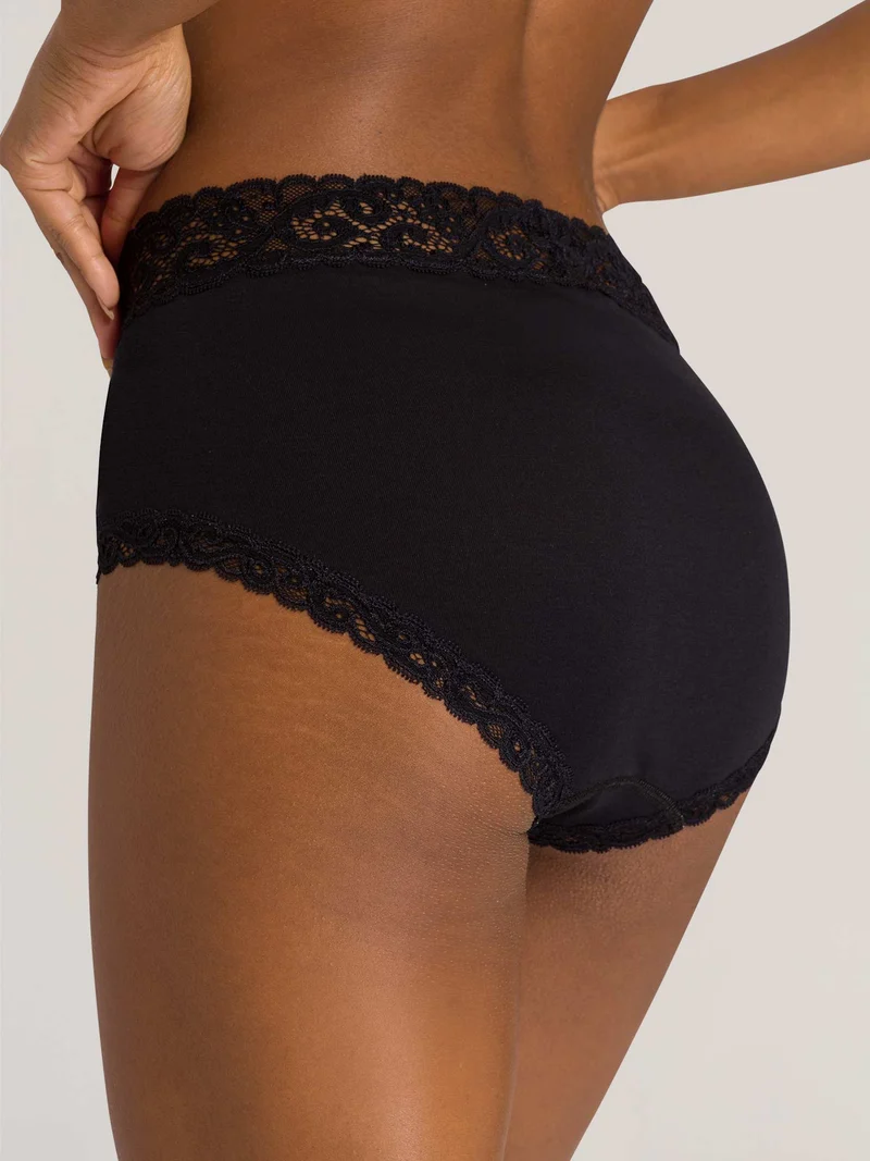 Maxi Briefs, Maxi Slip, MOMENTS
