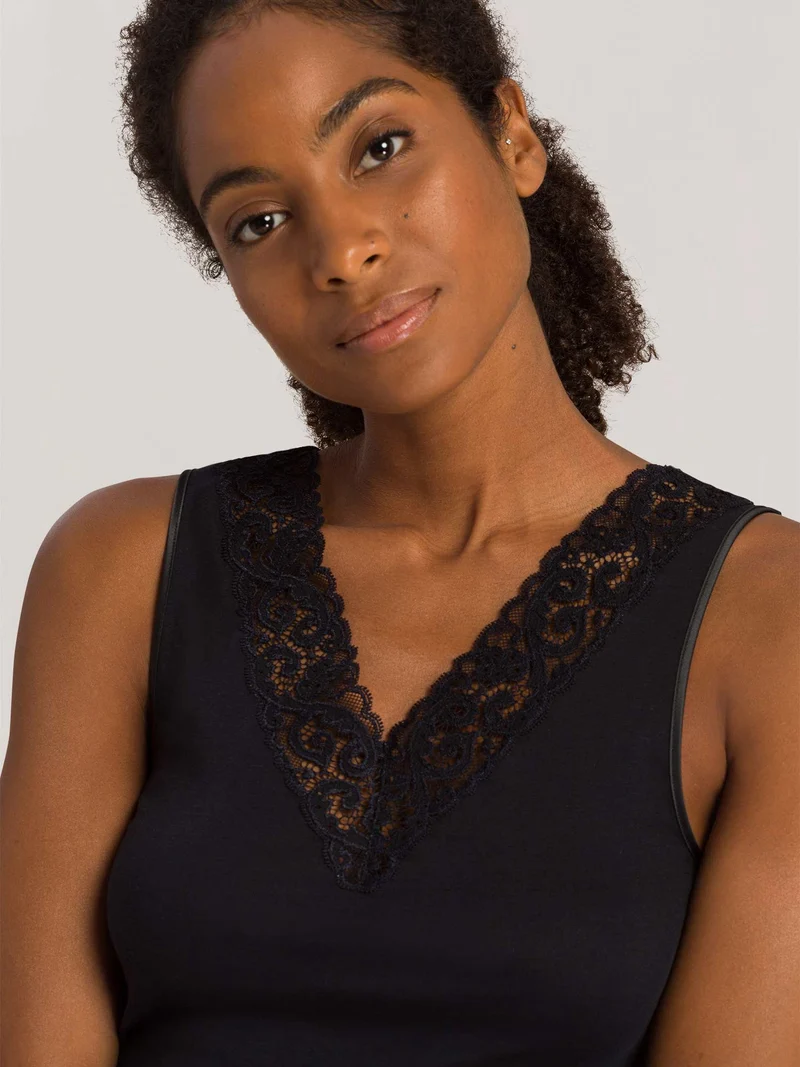 Top mit V-Neck, MOMENTS