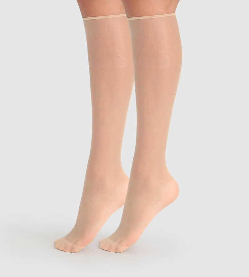 Helle transparente Kniestrümpfe 15D mit Satin-Finish - DIM Sublim