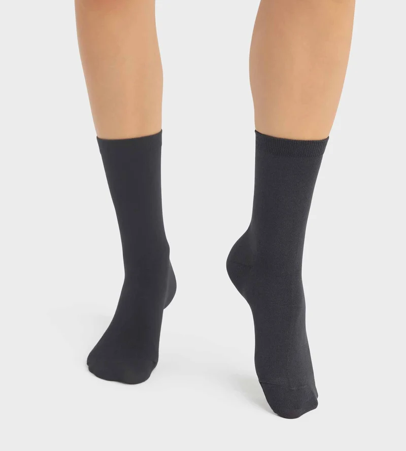 2er-Pack anthrazitfarbene Damensocken aus Viskose – DIM Bambus