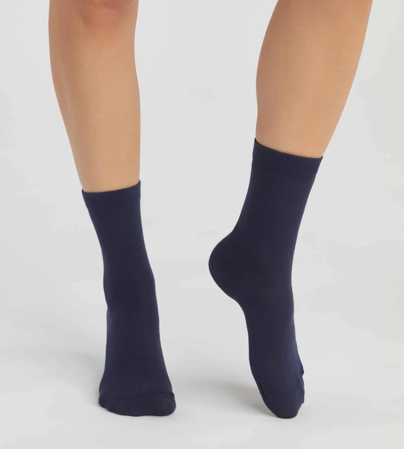 2er-Pack marineblaue Damensocken aus Bio-Baumwolle - DIM Good