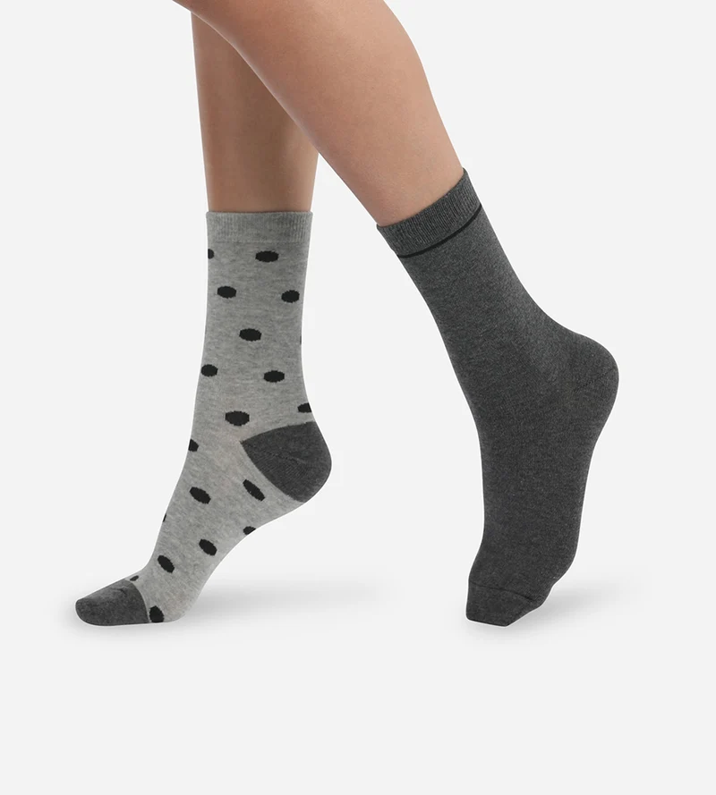 2er-Pack hellgraue/graue Damensocken aus Baumwolle mit XL-Punkten - Cotton Style