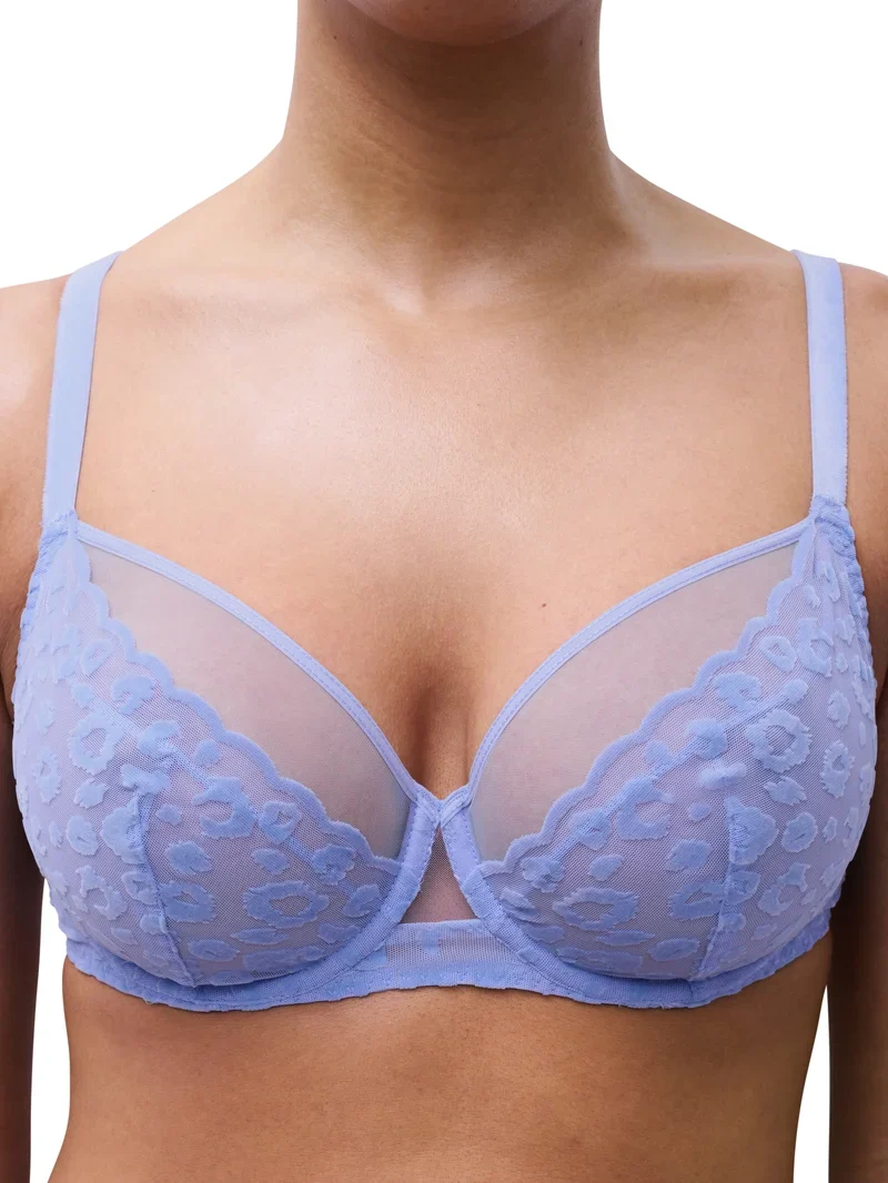 Chantelle – Mädchen, die einen Bügel-BH verdecken, Kornblumen