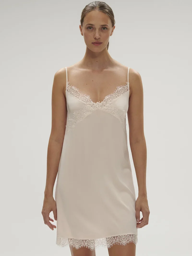 Simone Perele - Satin Secrets Kurzes Nachthemd Sakura Pink