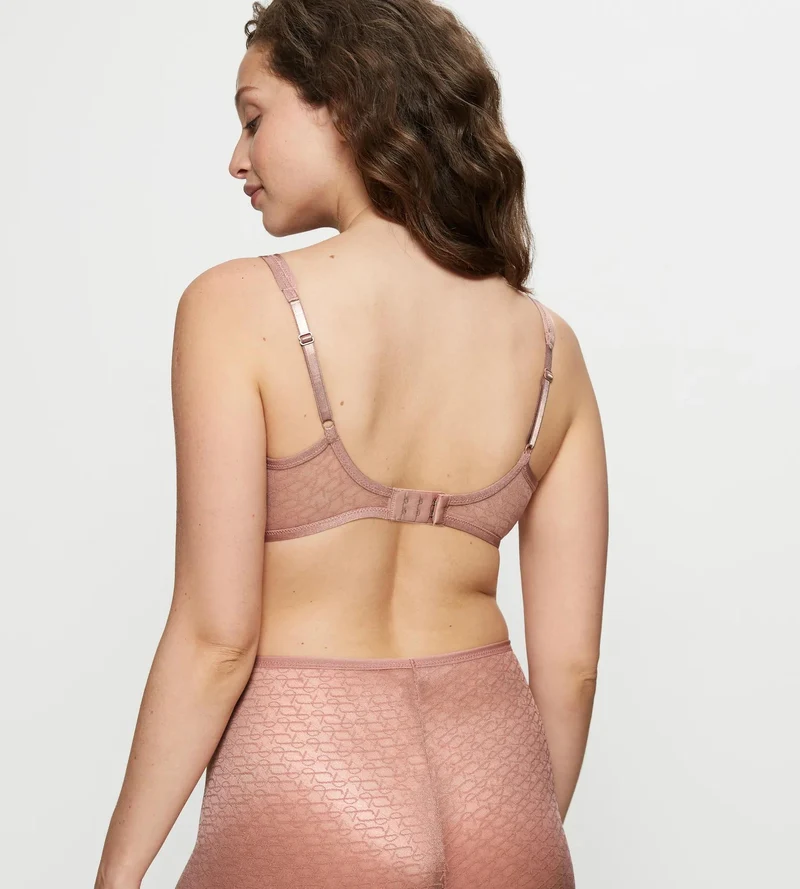 Triumph Signature Sheer W01 EX