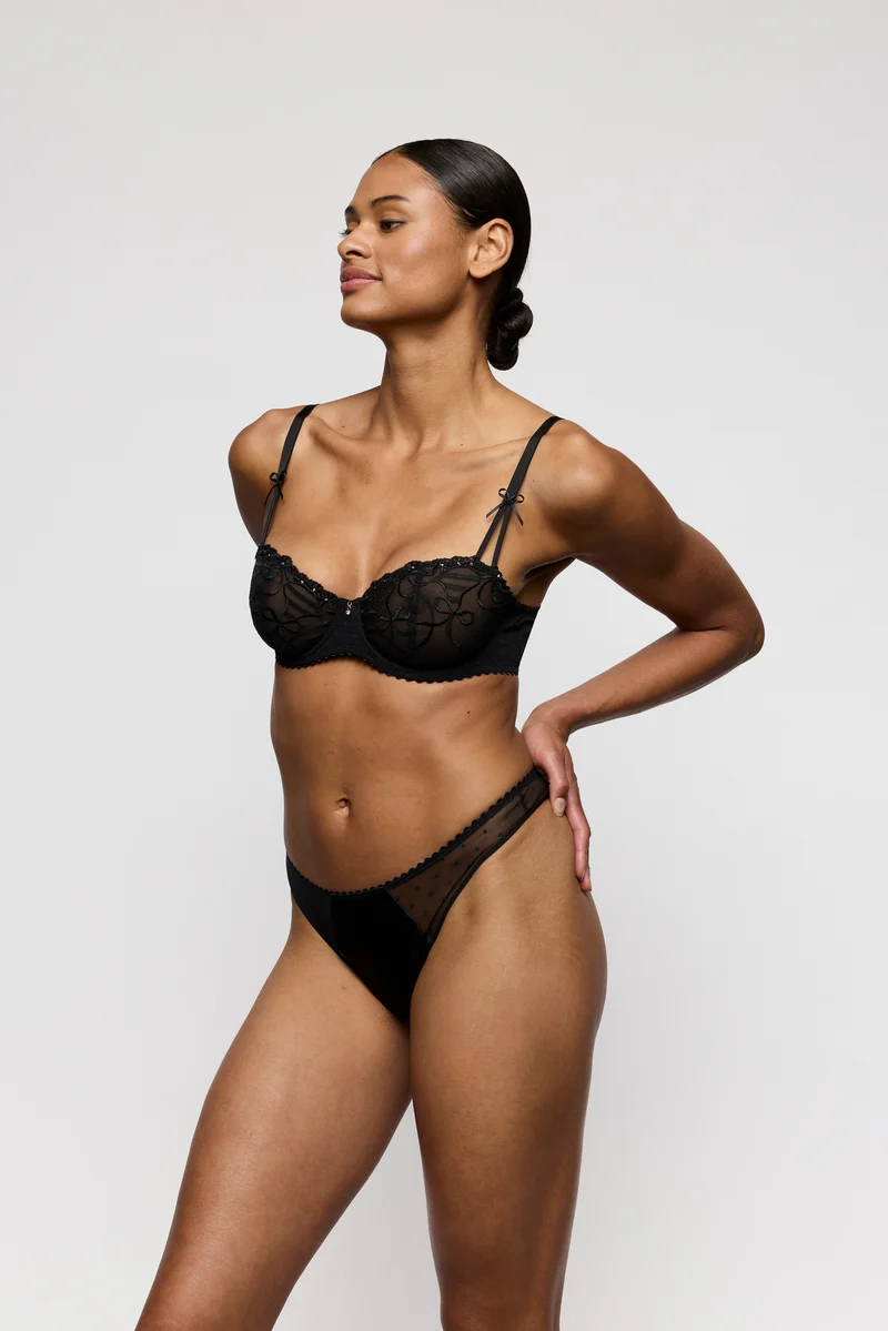 NOOVA String schwarz