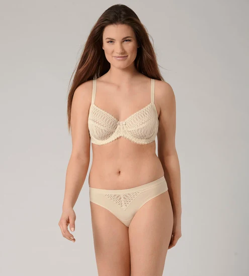 Triumph Briefs Aura Spotlight Brazilian creamy dream