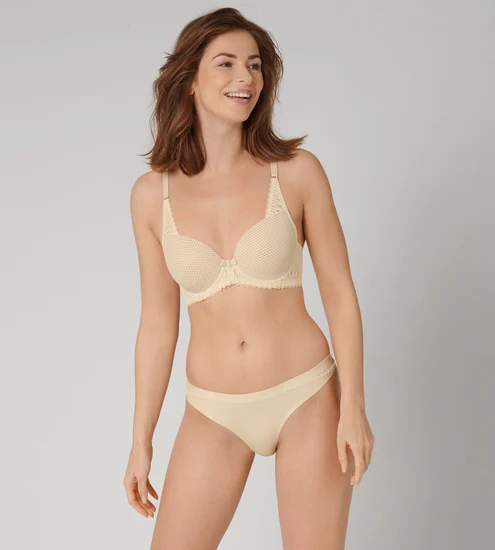 Triumph Briefs Aura Spotlight High Leg string creamy dream