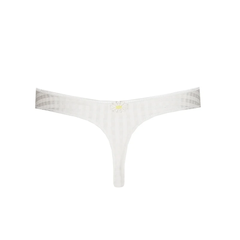 AVERO Ivory Petal String