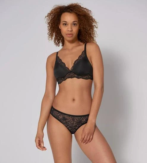 Triumph Amourette Charm Brazilian01 black