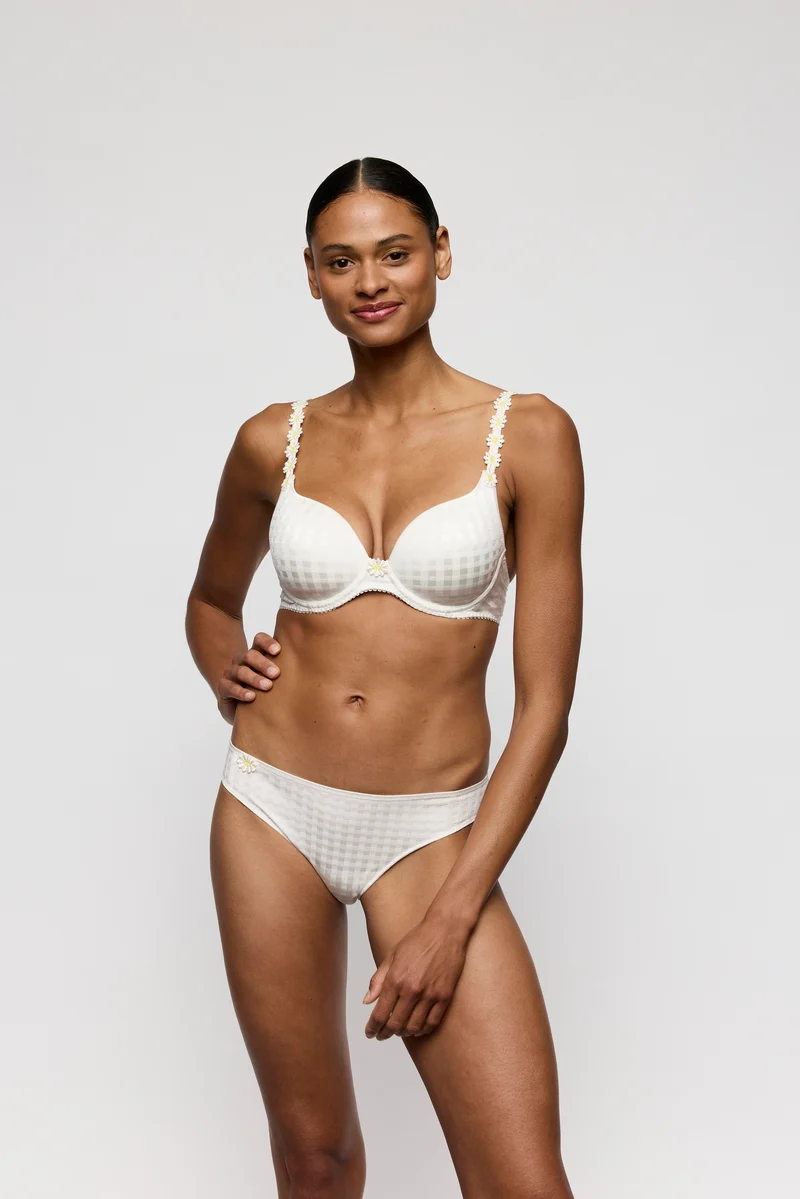 AVERO Ivory Petal Unterlegter BH Herzform