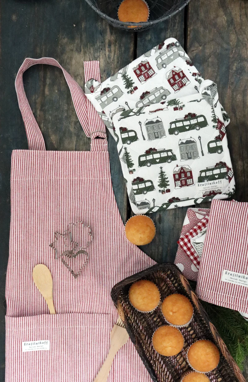 Potholder, Christmas bus, mixed