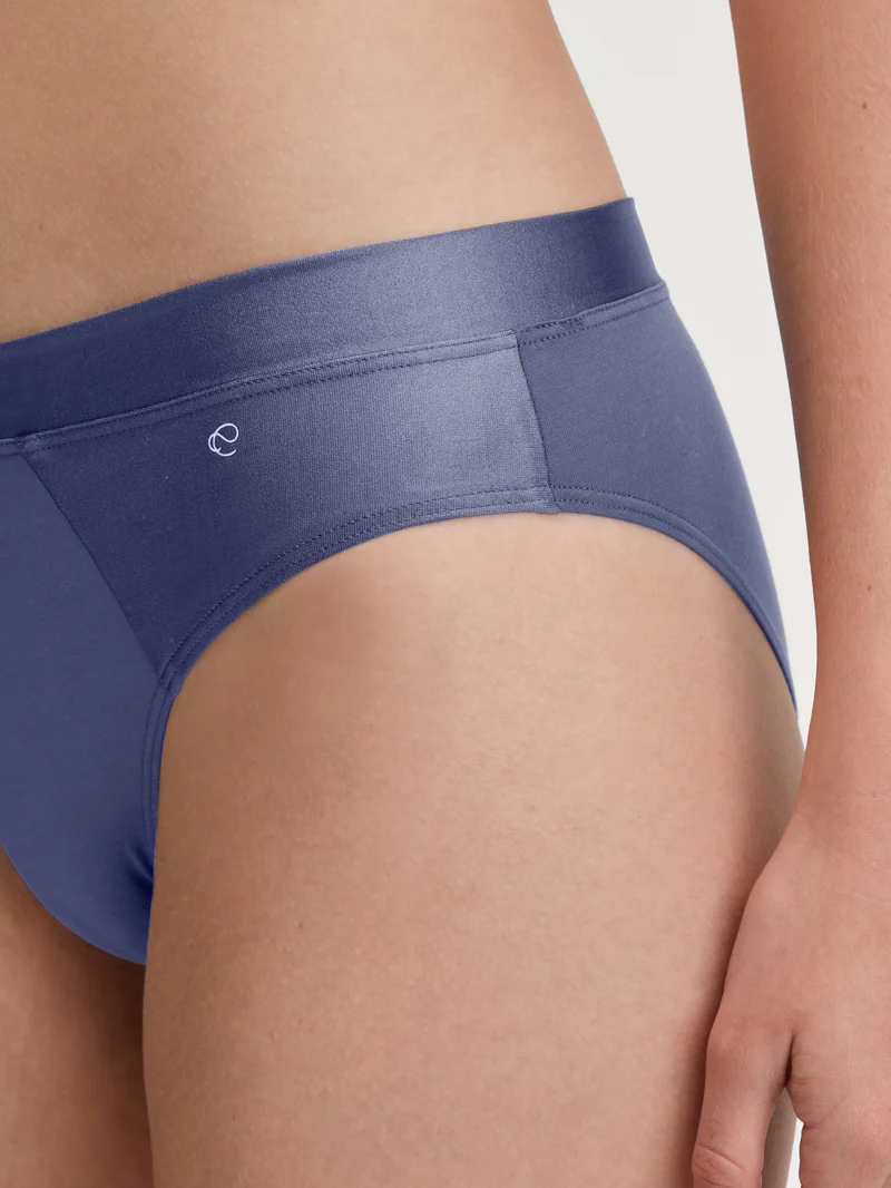 WOMEN Brief