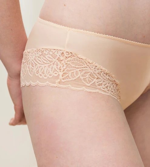 Triumph Amourette Spotlight Hipster beige