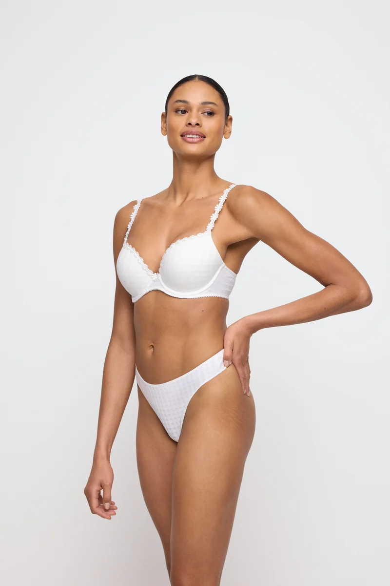 AVERO natur String