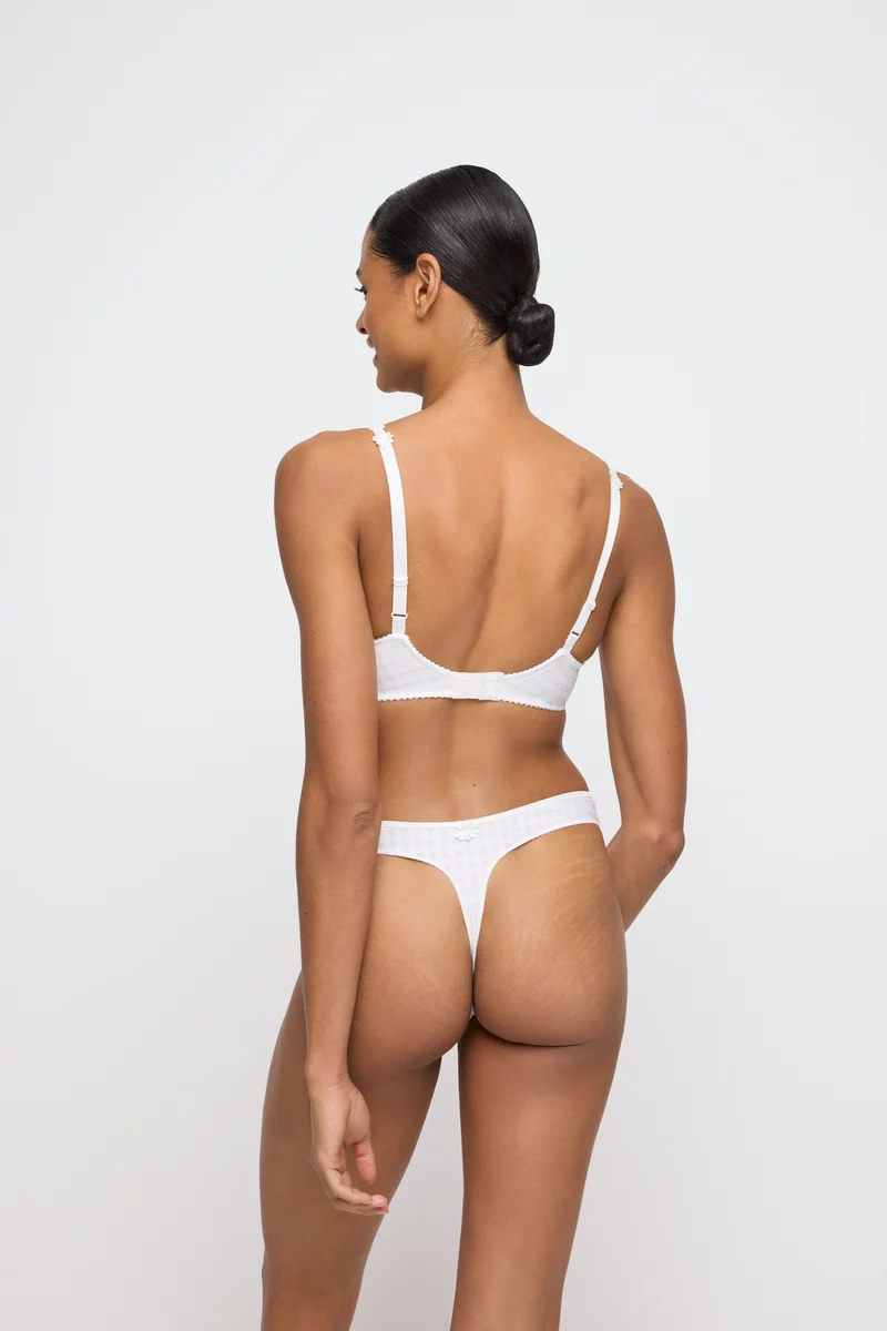 AVERO natur String
