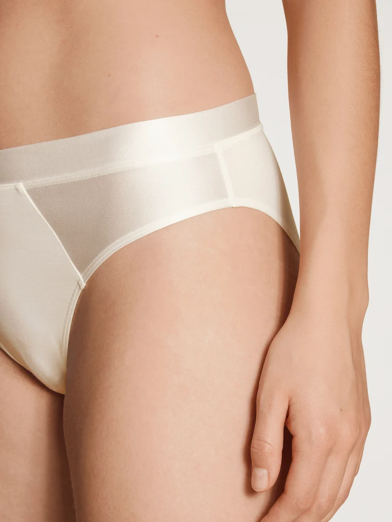 WOMEN Brief