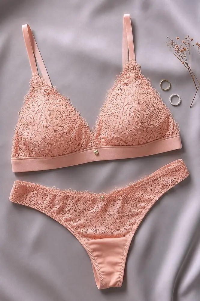 String Juju in peachy rose