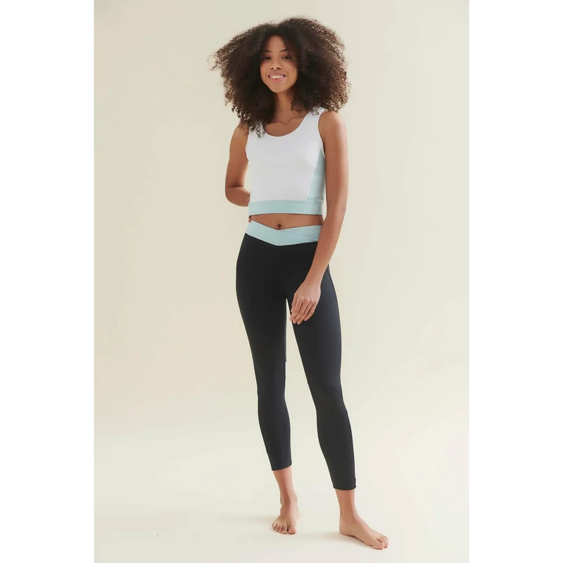 7/8 Dynamic Gym Leggings - Caviar Black/Sea Green - Wellicious Community Sale