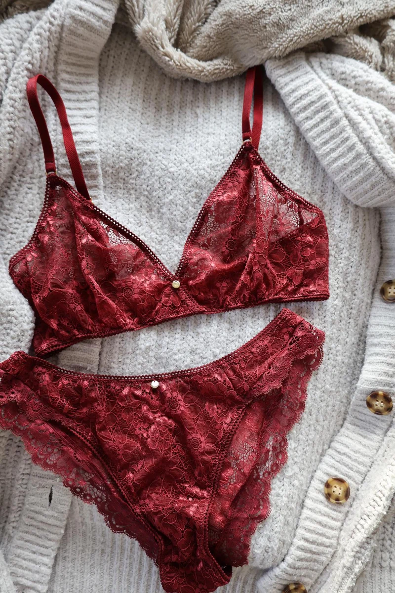 Spitzen-Bralette Cat in vintage red
