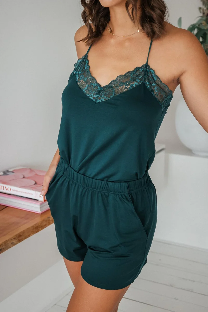 Camisole Tencel Top Izabelle mit Spitze in emerald green