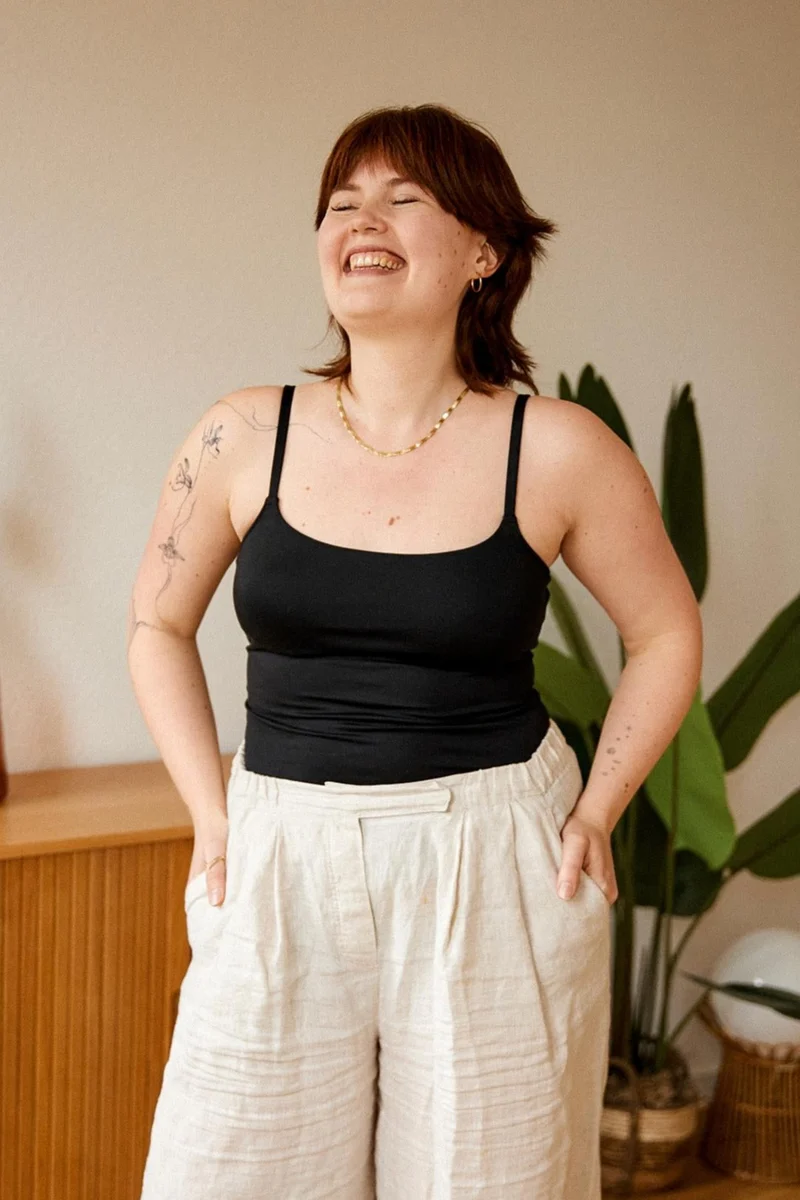 Top Theresa aus Tencel mit Pads schwarz