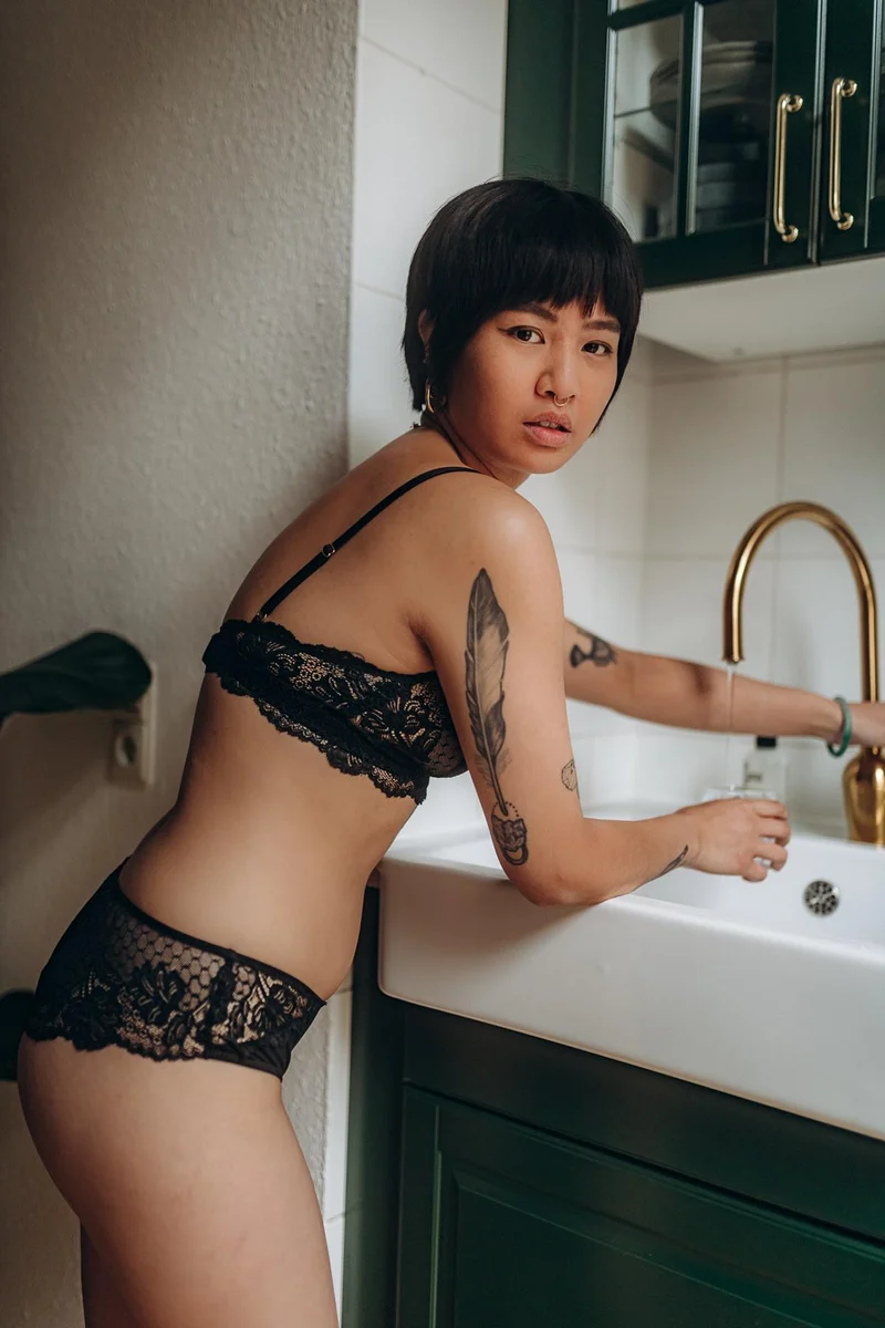 Spitzen-Bralette Filippa ohne Pads in schwarz