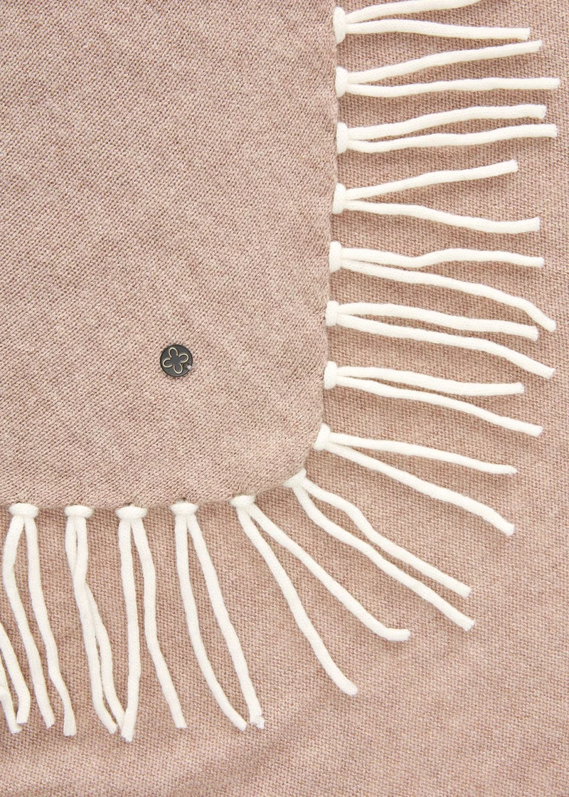 Gestricktes Dreieckstuch aus Wolle-Kaschmir-Mix