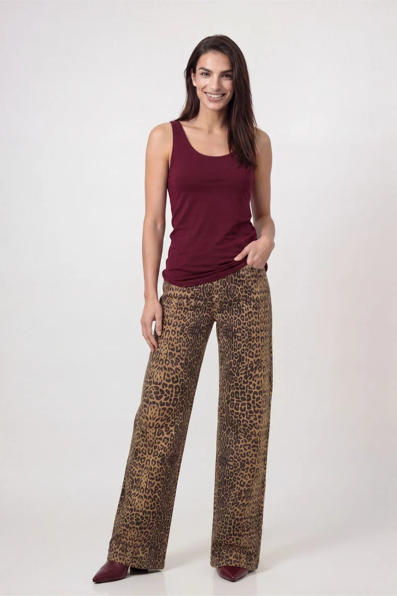 Top, dark bordeaux