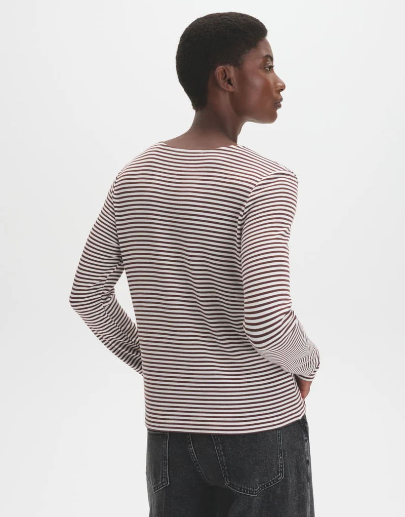 Kamaja, mahogany