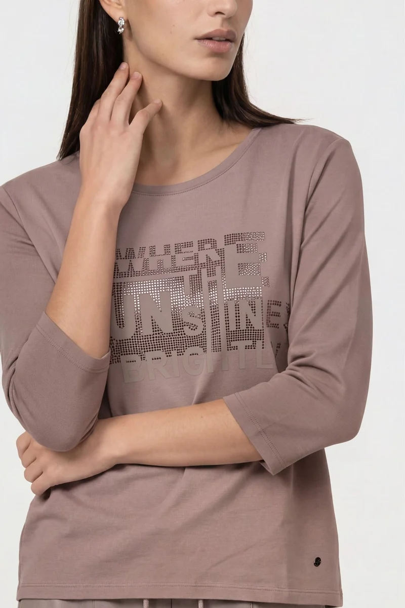 T-Shirt mit Schmuck