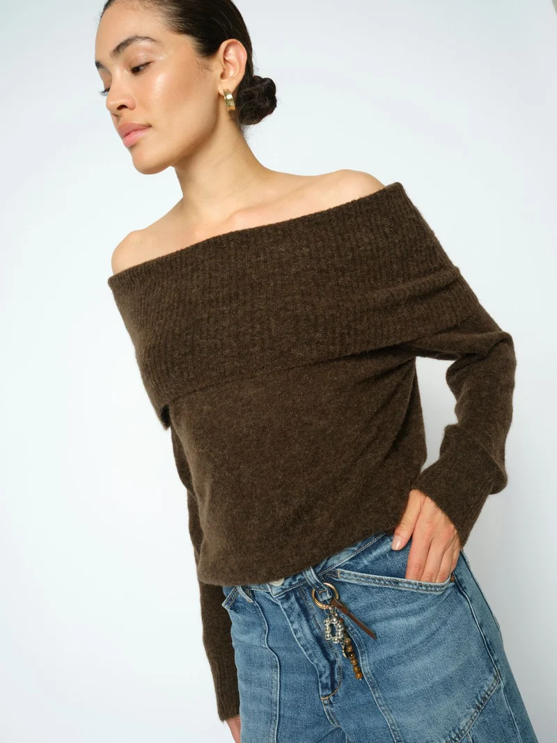 MMMape Off Shoulder Knit