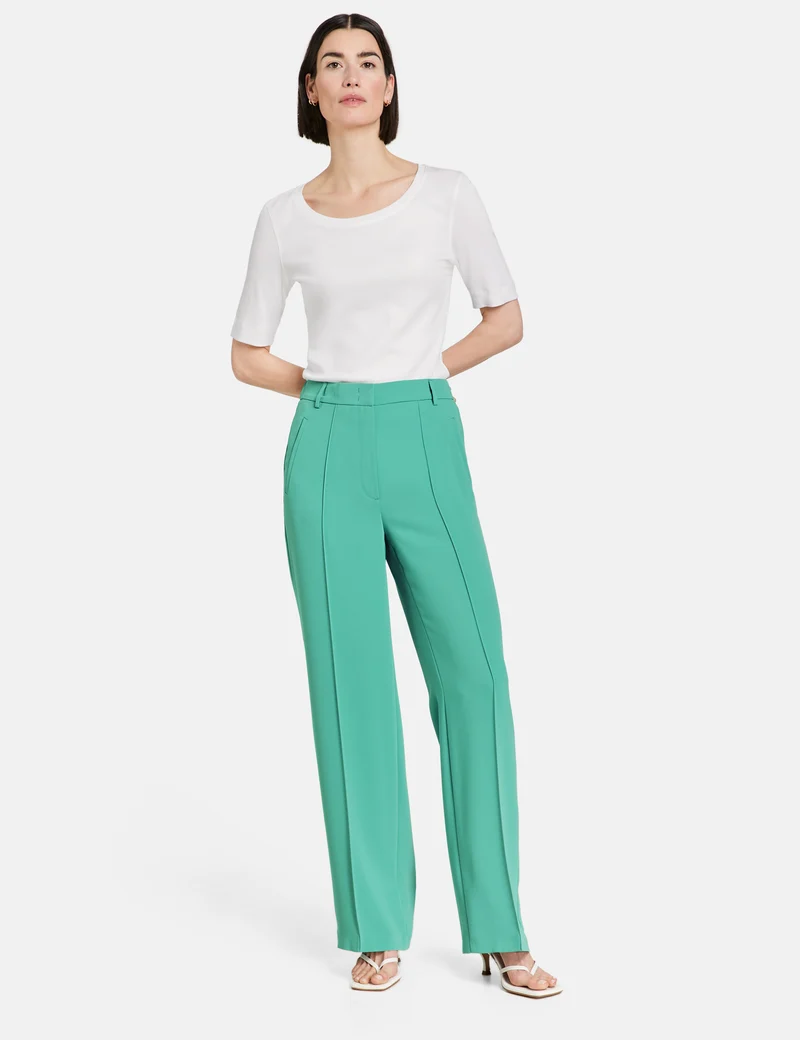 Hose mit weitem Bein und Biesen