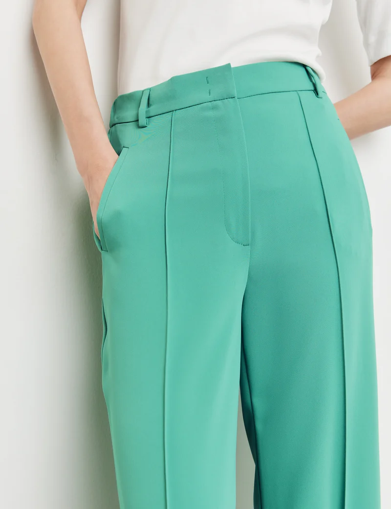 Hose mit weitem Bein und Biesen