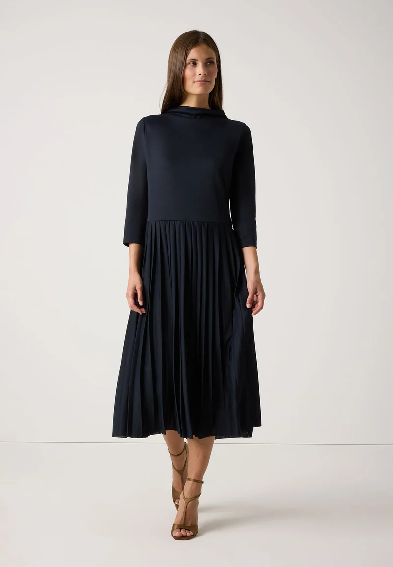 Jerseykleid mit Plisseefalten