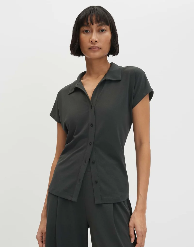 Konita, midnight olive
